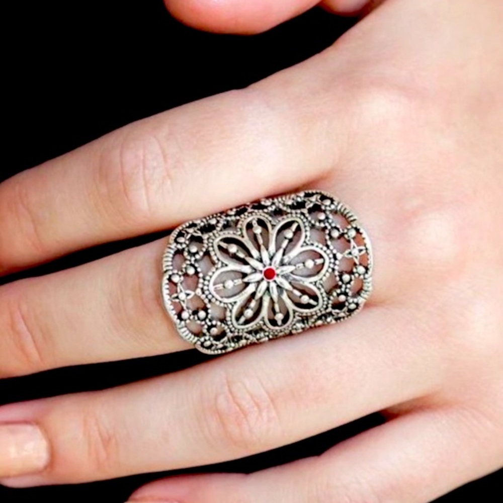 🌟3/$15 🆕 Paparazzi Majestic Mandala - Large Red Ring